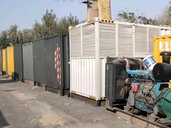 临汾200KW柴油发电机机组每小时油耗是多少？